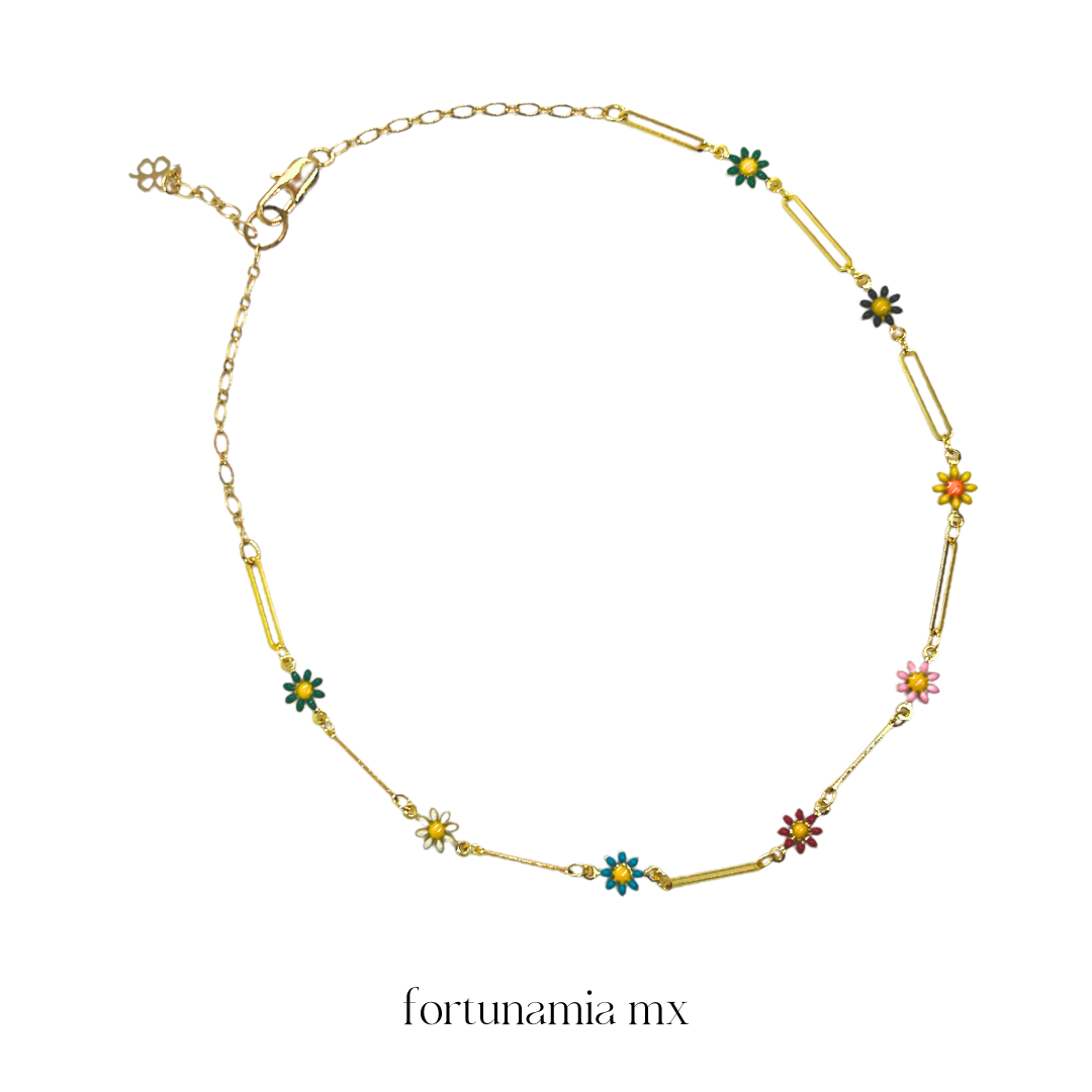 Lila Flower Necklace