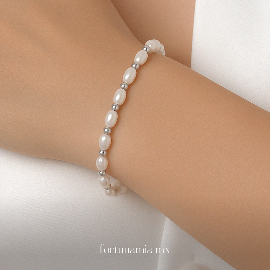 Montserrat Pearl Silver Bracelet