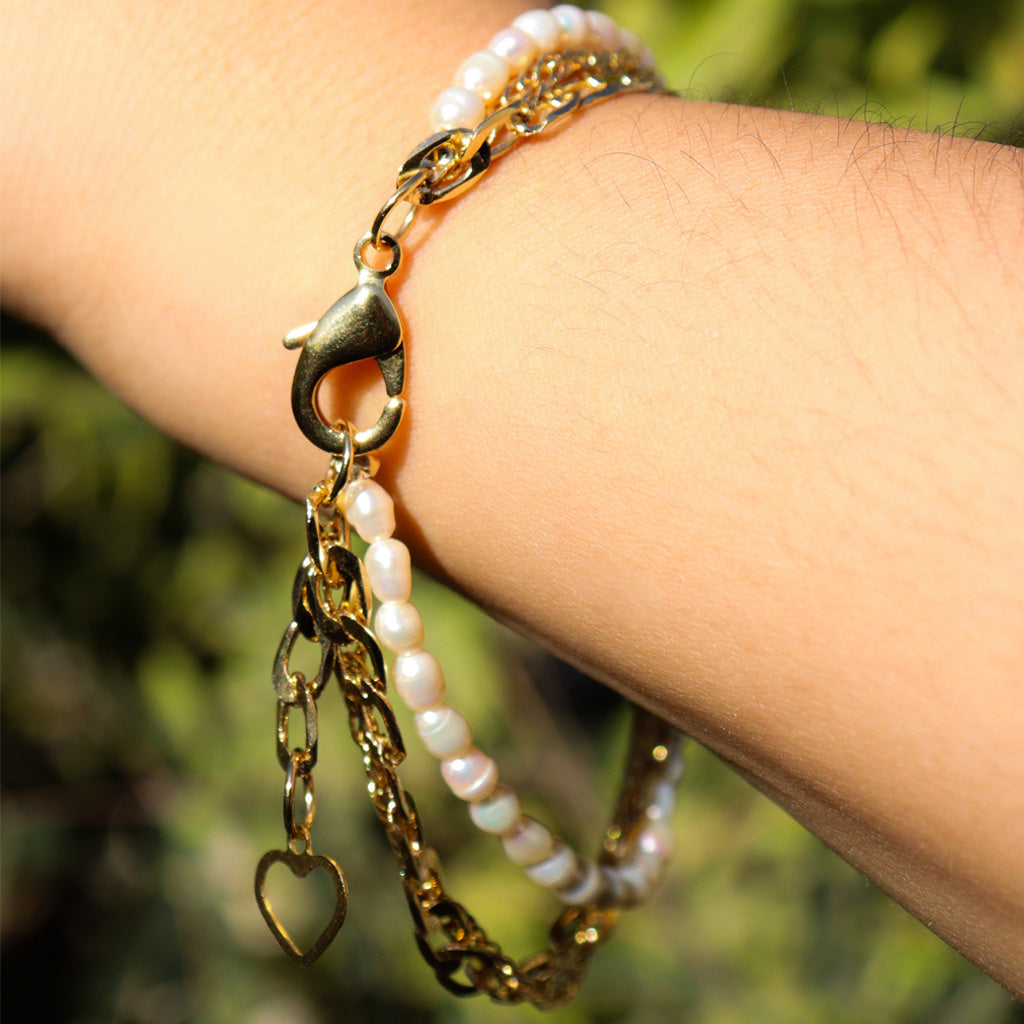 PEARLS AND HEART BRACELET